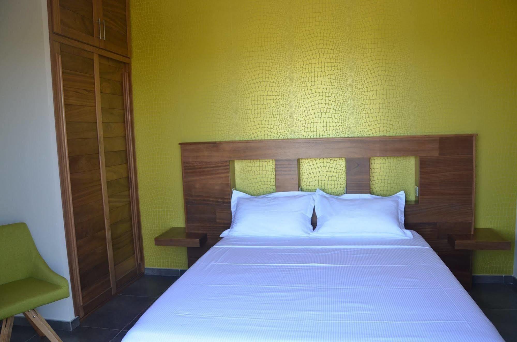 Couleurs K'Fe Villa Saint Pierre Exterior photo